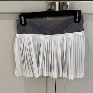 Lululemon Athletica Gray and White Mini Skirt